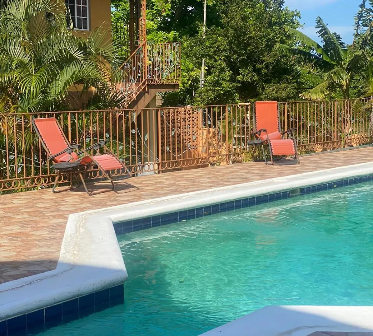 Montego Bay, Ironshore Luxury Studio Blue Room Apartment Montego Bay